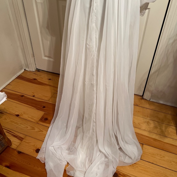 Elegant White Lace Wedding Dress - Picture 9 of 13